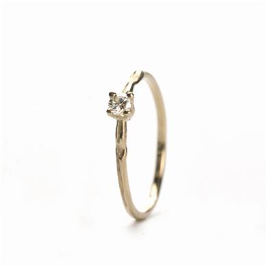 Fijne ring in goud met diamant